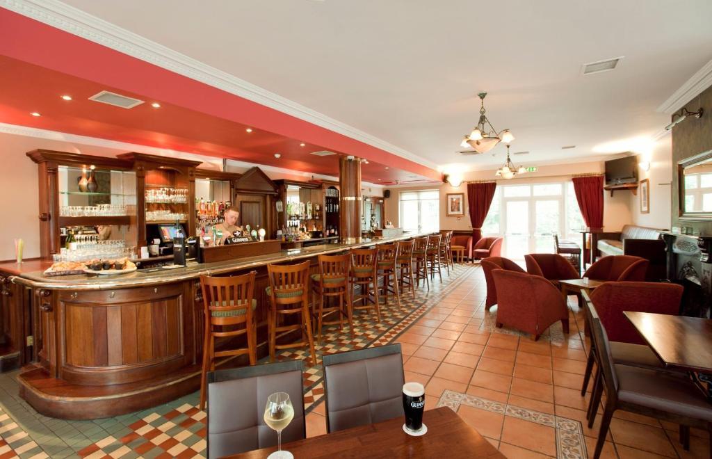 Riverside Park Hotel Macroom Dış mekan fotoğraf