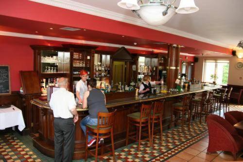 Riverside Park Hotel Macroom Dış mekan fotoğraf